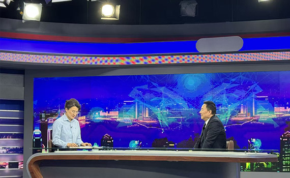 董事长殷晨钟先生于2011年牵头中国固态继电器行业标准的起草和制定